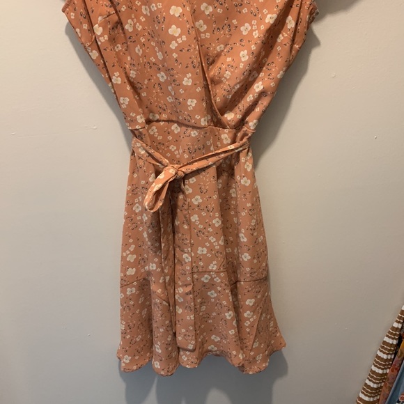 Altar’s State Blush Floral Dress - Picture 3 of 4